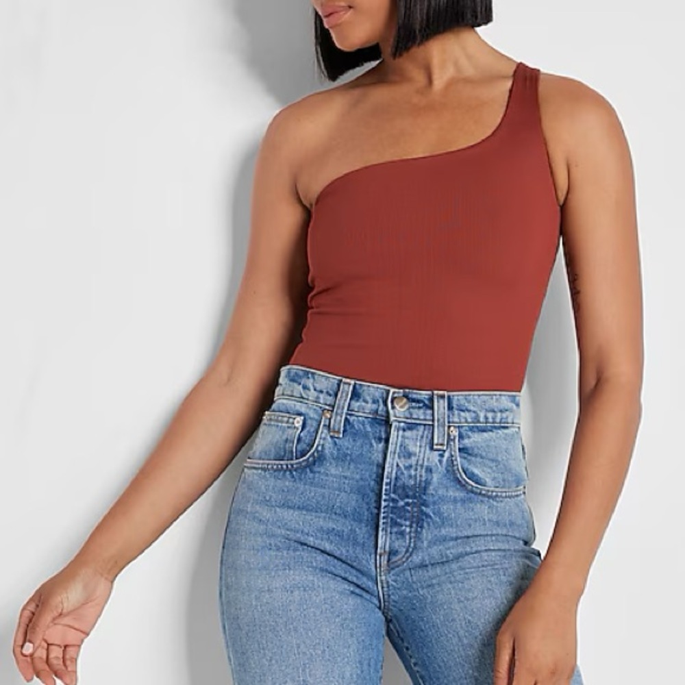 NWT Express Body Contour Ribbed One Shoulder Cropped Tank